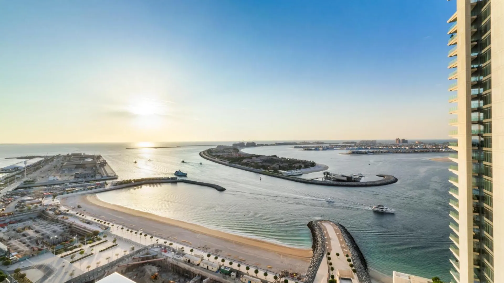 Private Beach Resort - 2 Bedroom Full Palm View Dubai Apartment