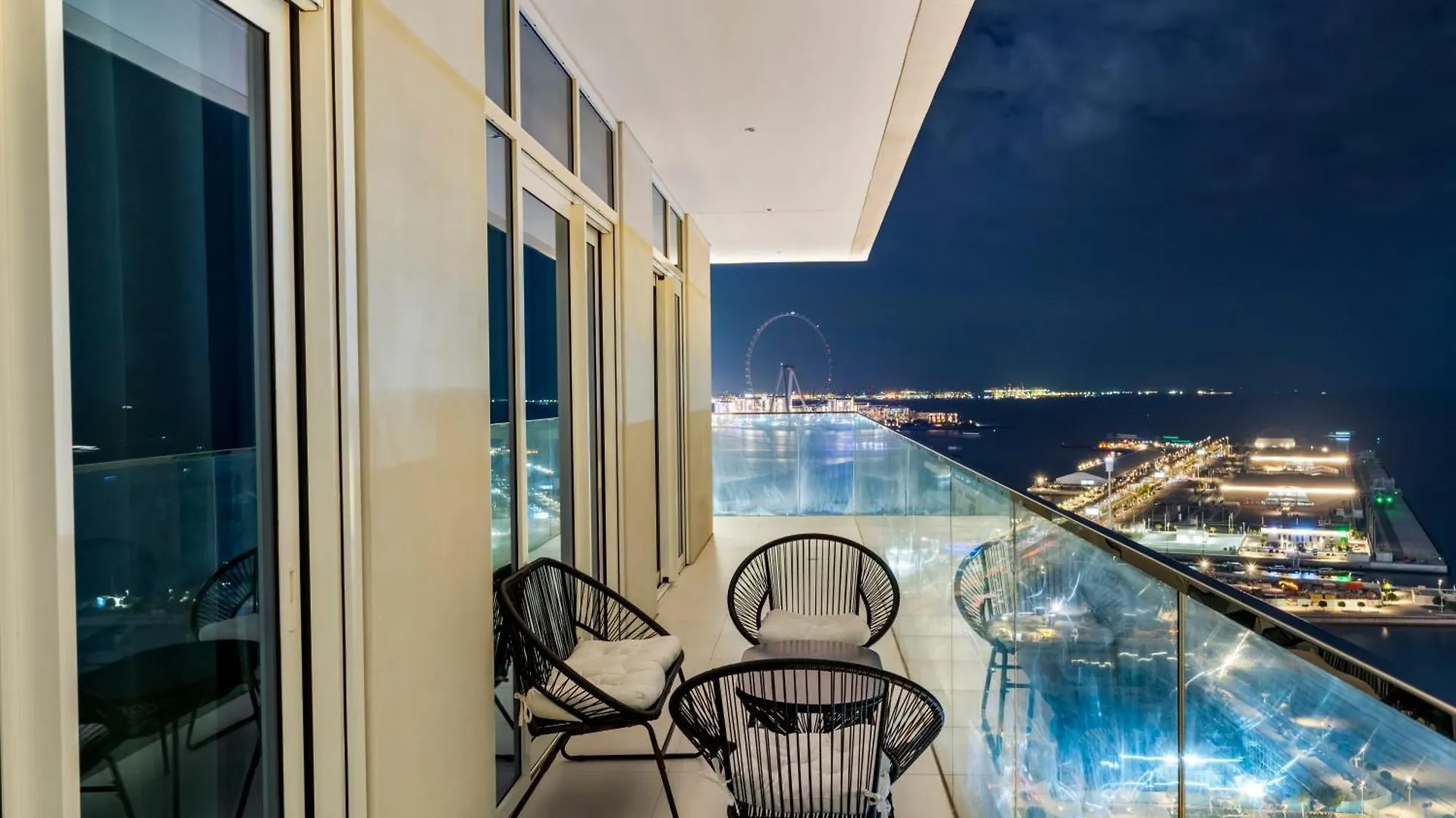 Private Beach Resort - 2 Bedroom Full Palm View Dubai Apartment